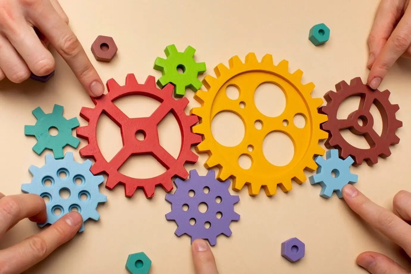 Stillleben: Rollen in der Geschäftswelt mit verschiedenen Teilen von Mechanismen.